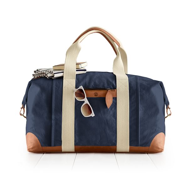 Canvas weekender bag This lightweight and durable travel bag is the perfect choice for your next weekend trip. This great bag not only features a stylish design and vegan /5.